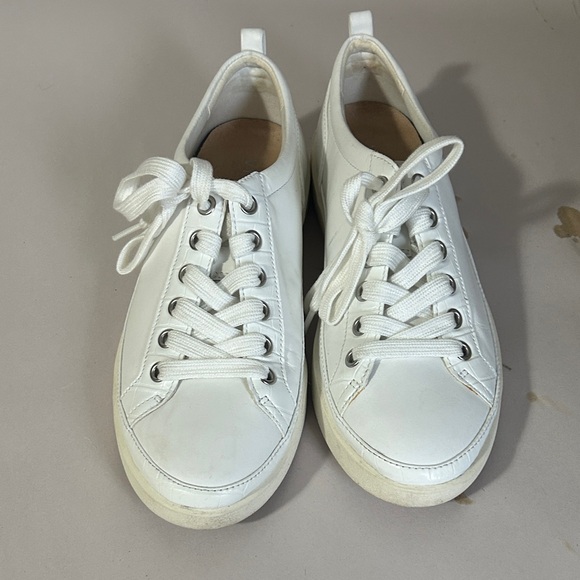 Vionic Shoes - Vionic White‎ Casual Sneakers